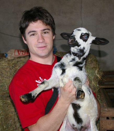 Ezequiel con un cordero.